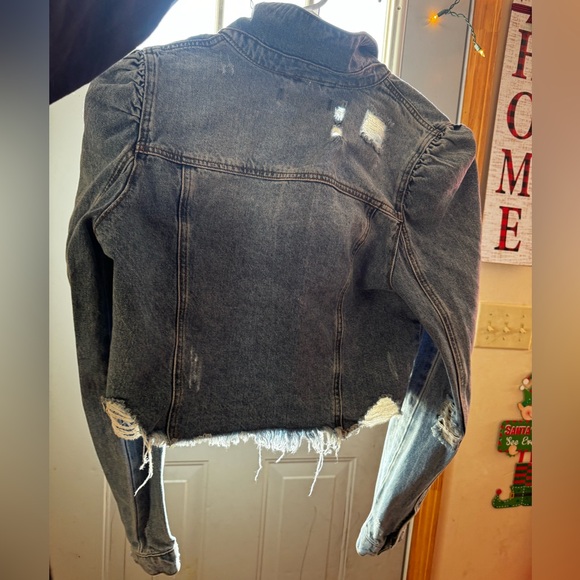 Size large forever 21 denim jacket! - Picture 2 of 3